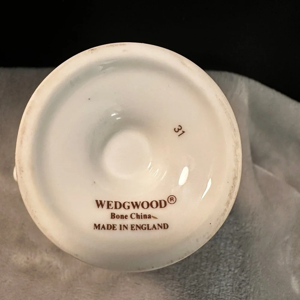 Wedgwood Bone China Bird Vase Chinoiserie Floral Urn Made‎ in England